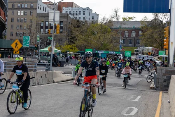 Zbliżenie Rowerzystów Biorących Udział Trasie Rowerowej Five Boro Bike Staten — Zdjęcie stockowe