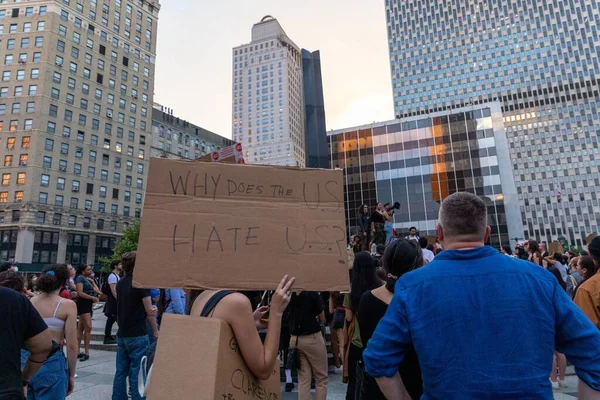 Protestujący Maszerują Parku Washington Square Tym Jak Sąd Najwyższy Obalił — Zdjęcie stockowe