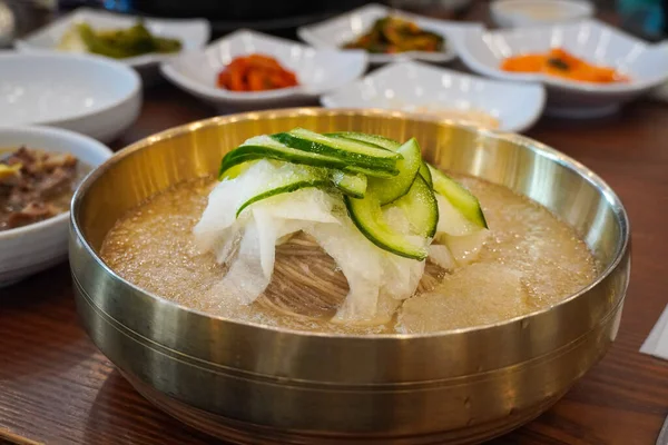 Plato Coreano Fideos Fríos Restaurante Coreano — Foto de Stock