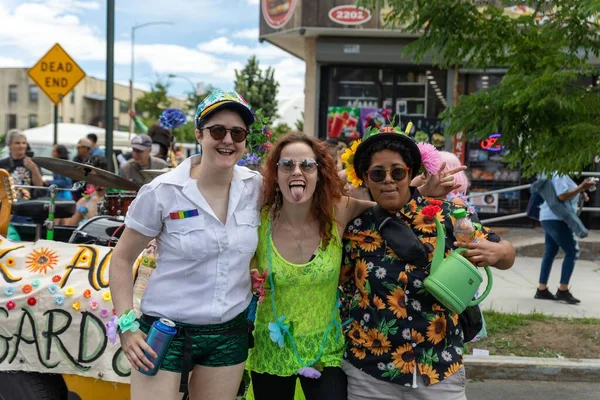 Group Friends 40Th Annual Mermaid Parade Coney Island — Stock Photo, Image