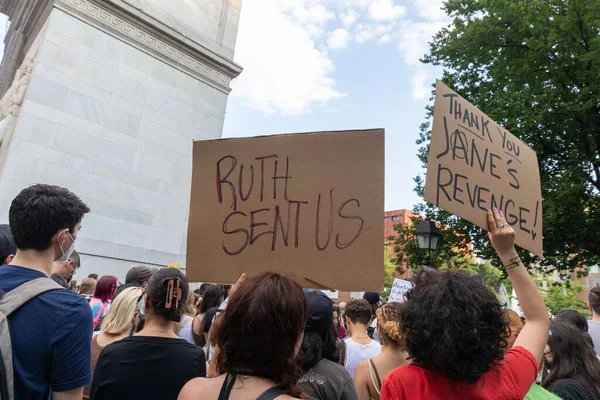 Povo Protesta Nova York Depois Que Supremo Tribunal Derruba Roe — Fotografia de Stock