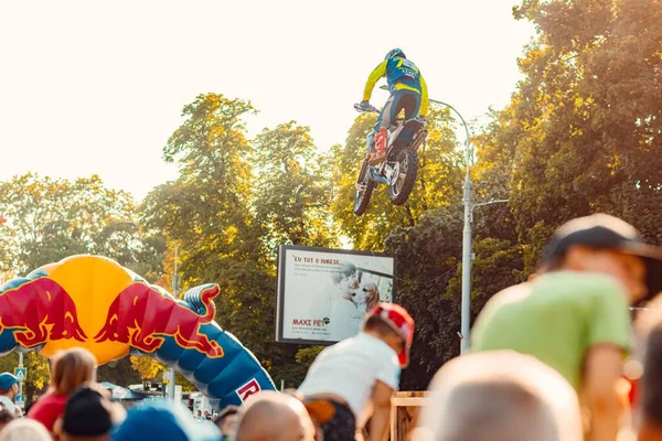 Espectadores Assistindo Corridas Moto Extrema Cidade Sibiu Romênia — Fotografia de Stock