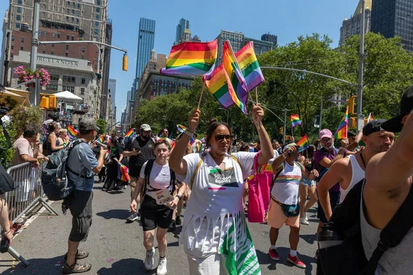 Lidé Slaví Pride Month Parade 2022 Ulicích New York City — Stock fotografie