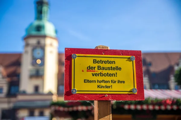 Tiro Perto Sinal Com Entrada Canteiro Obras Proibido Leipzig Praça — Fotografia de Stock