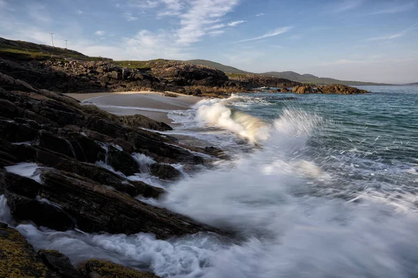 Een Schilderachtige Kijk Het Licht Van Neerstortende Golven Harris Schotland — Stockfoto