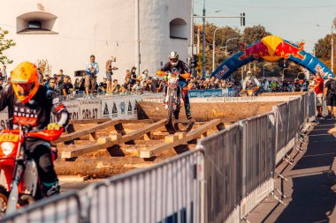 Romanya 'nın Sibiu kentinde düzenlenen Kızıl Boğa Romanyalıları yıllık yarışı