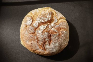 Ekmek, un hamuru (genellikle buğday) ve su hamurundan genellikle pişirme yoluyla hazırlanan temel gıdadır. Kaydedilmiş tarih boyunca ve tüm dünyada