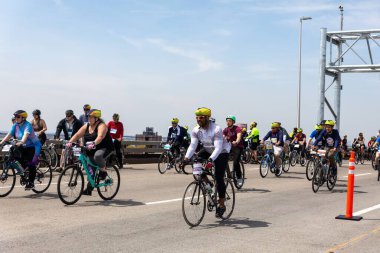 Brooklyn, ABD 'deki Beş Boro Bisiklet Turu' na katılan motorcuların yakın çekim görüntüleri.