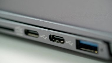 Defterin çeşitli girdilerinin yakın plan görüntüsü