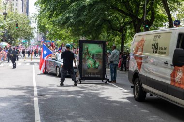 Porto Riko Günü Geçidi 2022 NYC 'yi kutlamak için büyük kalabalık geliyor.