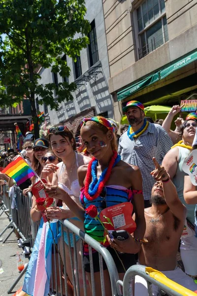 Cheerful People Walking Pride Parade New York City June 26Th — Stock Photo, Image