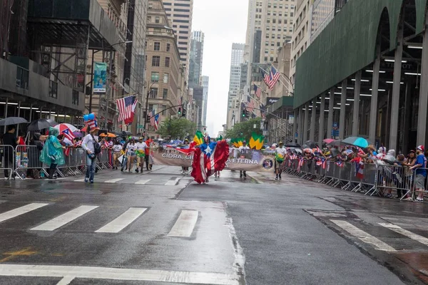 Excited People Celebrating Puerto Rican Day Parade New York City — Stock Photo, Image