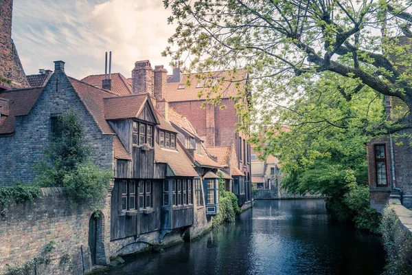 Veduta Panoramica Vecchi Edifici Canale Nella Città Bruges Belgio Tramonto — Foto Stock