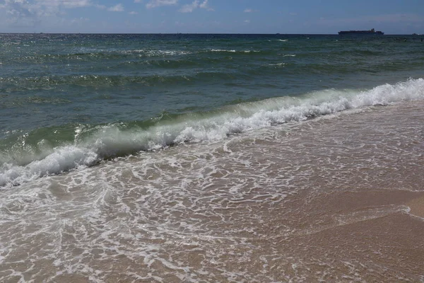 Beautiful Landscape View Atlantic Ocean Wave Crashing Ion Sunny Beach — Stock Photo, Image