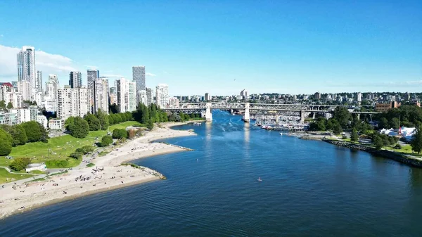 Flygfoto Utsikt Över Vancouver Byggnader Vid Engelska Viken Solig Dag — Stockfoto