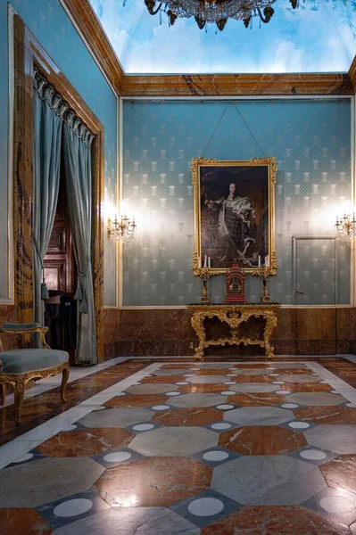 Вертикальний Виріб Старої Розкішної Кімнати Королівського Палацу Мадрида — стокове фото