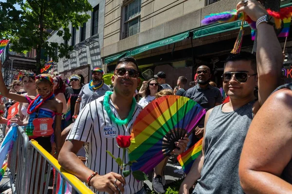 Vrolijke Mensen Wandelen Trotse Parade New York City Juni 2022 — Stockfoto