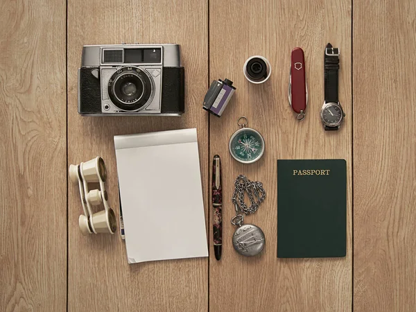 Top View Passport Watch Compass Pen Binoculars Notebook Old Vintage — Stock Photo, Image