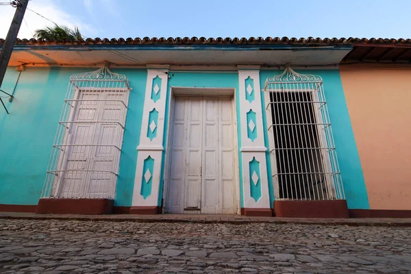 Una Hermosa Vista Edificio Colores Trinidad Bajo Cielo Azul — Foto de Stock