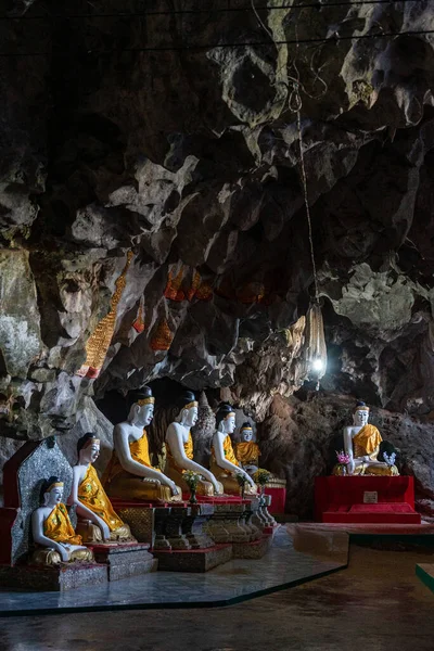 View Statues Buddhist Temple Hpa Myanmar — Stock Photo, Image