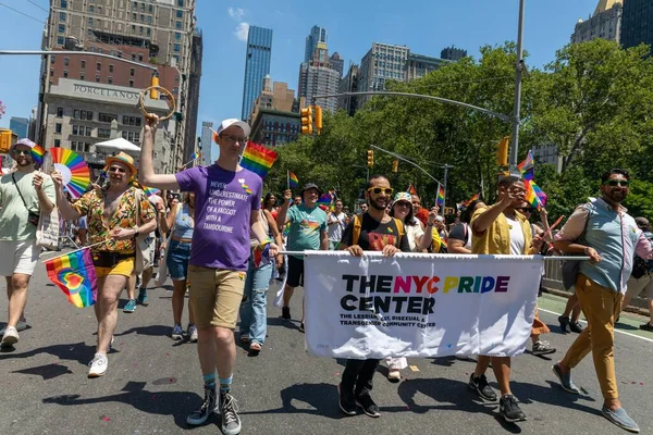 Nyc Price Center Ondersteunt Pride Month Parade 2022 Straten Van — Stockfoto