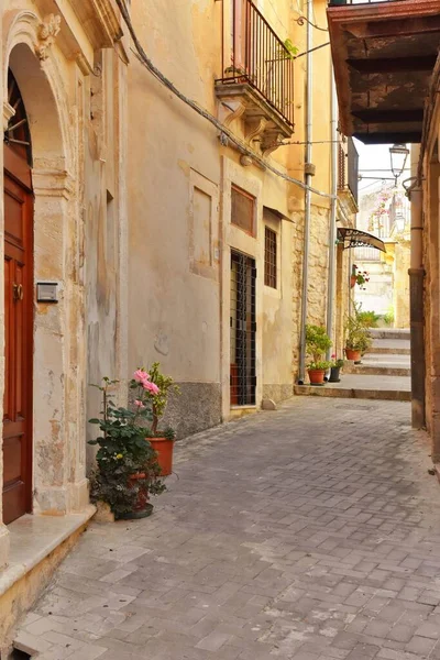 Een Smalle Straat Oude Stad Van Modica Sicilië Italië — Stockfoto