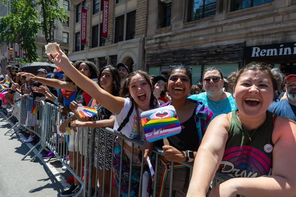 Sacco Giovani Alla Pride Parade New York — Foto Stock
