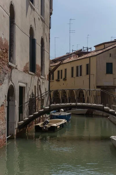 Plano Vertical Edificios Residenciales Puente Largo Los Canales Venecia Italia — Foto de Stock