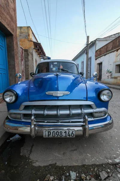 Blue Retro Car Parked Street Trinidad Cuba — Stock Photo, Image