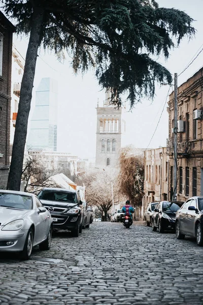 Tiflis Şehrinin Tarihi Sokaklarının Dikey Güzel Manzarası — Stok fotoğraf