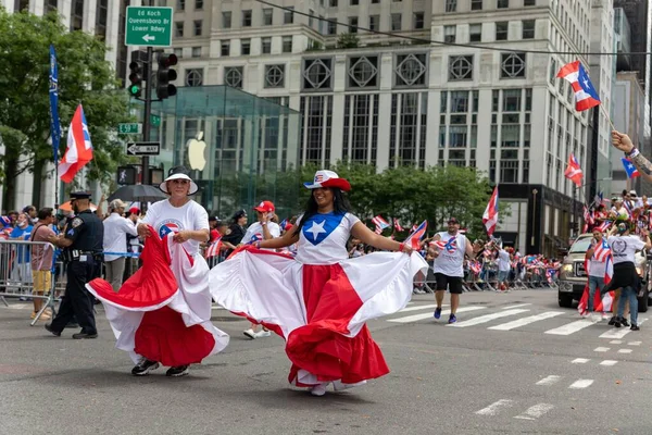 Grande Folla Che Celebra Parata Del Giorno Portoricano 2022 Strade — Foto Stock