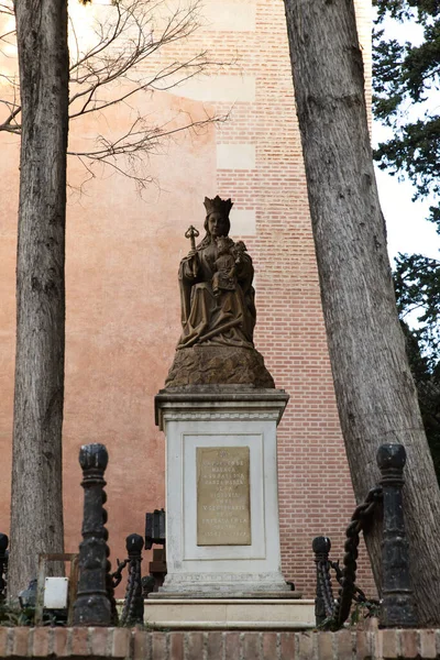 Brązowy Posąg Matki Boskiej Dzieckiem Maladze Hiszpania — Zdjęcie stockowe