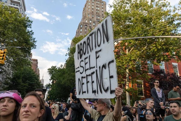 Peuple Proteste New York Après Que Cour Suprême Renversé Roe — Photo