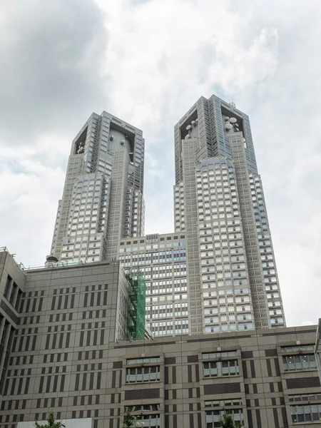Tokyo Büyükşehir Hükümet Binası Nın Dikey Görüntüsü — Stok fotoğraf