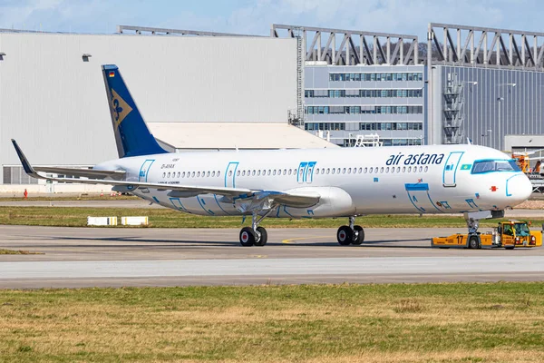 Air Astana Airbus A321 271Nx Ayax 9080 Aeroporto Hamburgo Finkenwerder — Fotografia de Stock