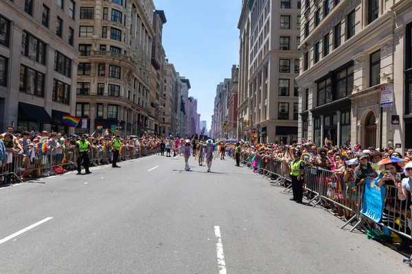 Die Menschen Feiern Die Pride Month Parade 2022 Auf Den — Stockfoto