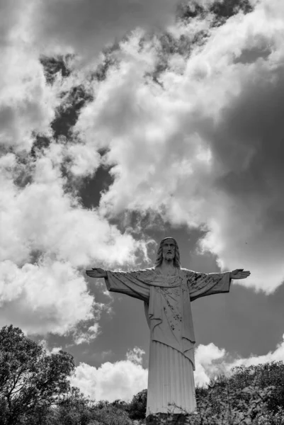 Een Close Van Christus Verlosser Met Wolken Achtergrond — Stockfoto