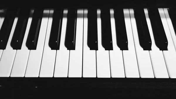 Close Uma Tecla Piano Perfeito Para Fundo — Fotografia de Stock
