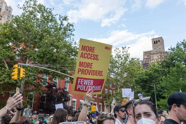 Popolo Protesta New York Dopo Che Corte Suprema Rovesciato Roe — Foto Stock