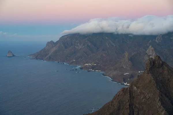 Eine Luftaufnahme Der Wolken Des Sonnenuntergangs Über Dem Roque Taborno — Stockfoto