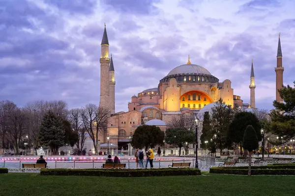 Den Berömda Hagia Sophia Kvällen Istanbul Turkiet — Stockfoto