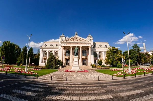 Romanya Daki Iasi Ulusal Tiyatrosu Nun Dış Tasarımının Panoramik Bir — Stok fotoğraf