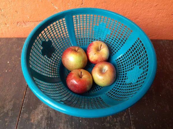 Apfelfrüchte Korb Ist Eine Der Beliebtesten Früchte Der Ganzen Welt — Stockfoto