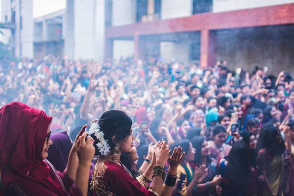 Uma Mulher Bonita Roupas Tradicionais Primeiro Plano Durante Festival Bangladesh — Fotografia de Stock