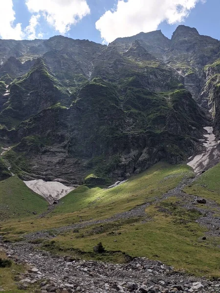 Caminho Rochoso Para Altas Montanhas — Fotografia de Stock