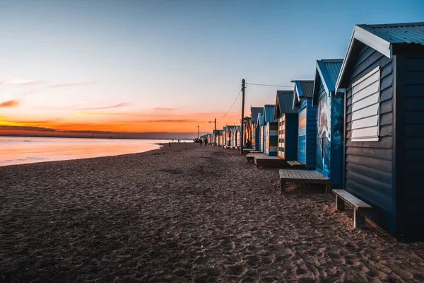 Line Beach Bungalows Faced Sea Sunset — Stock Photo, Image