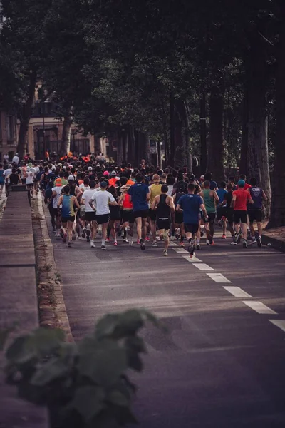 Vertical Shot Many People Running Event Trail Asphalt Track — Stock Photo, Image