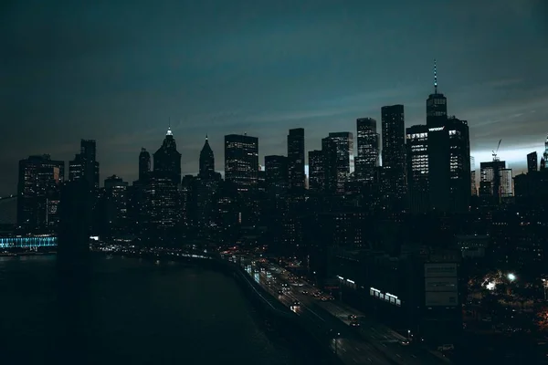 Красивий Манхеттенський Нічний Пейзаж Освітленими Хмарочосами Сша — стокове фото