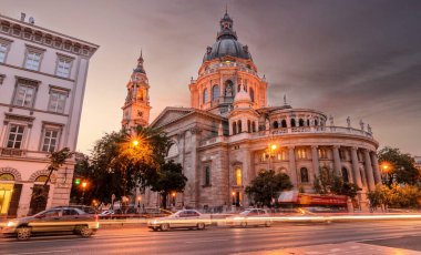 Güzel bir St. Stephen Bazilikası manzarası.