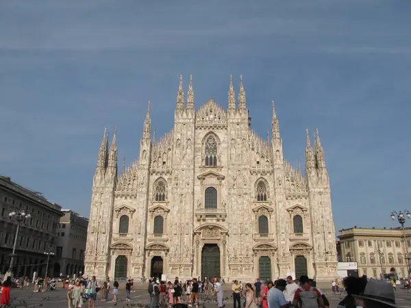 Visitors Gathered Milan Cathedral — Stock Photo, Image